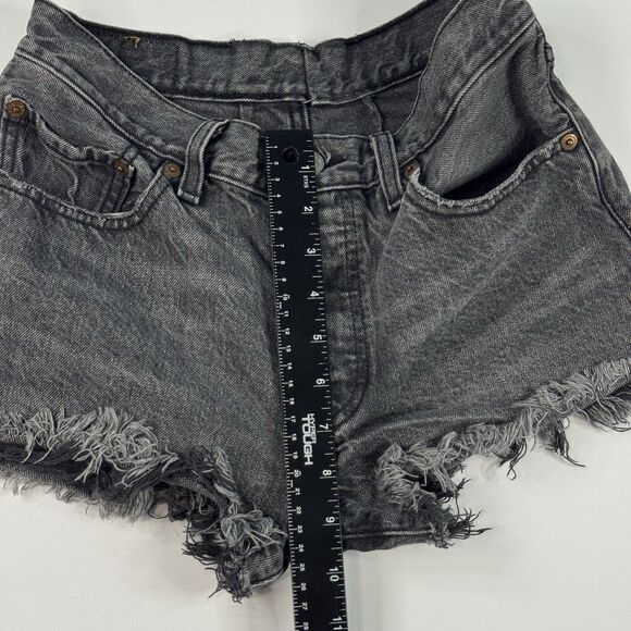 Levi's 501 Womens Mid Rise Cut Off Denim Shorts Black Y2K Grunge Size 26 - Picture 6 of 7